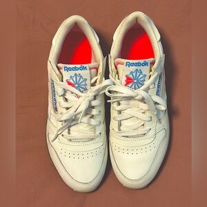 Need closet space, lightly worn but looks darn near brand new! Extra laces too!